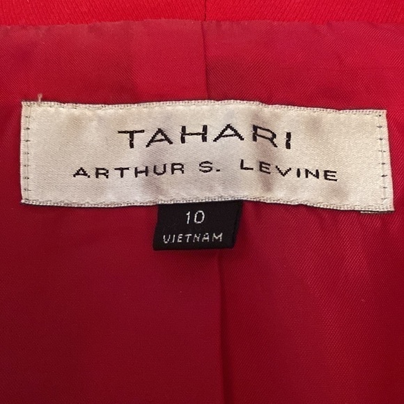 Tahari lipstick red rayon/ polyester blazer with black leather belt.Size 10. - Picture 4 of 10